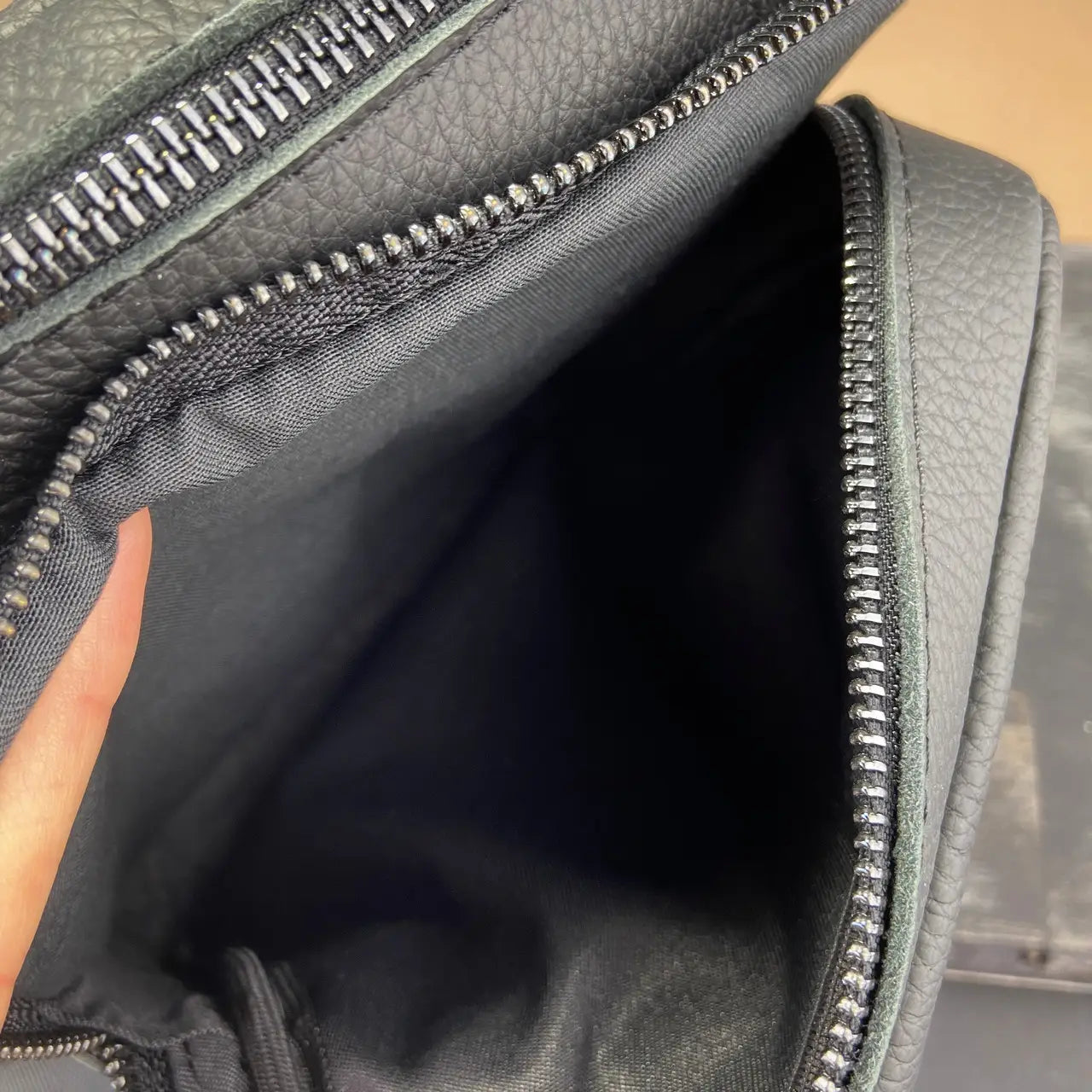 Men’s Genuine Flotar Leather Crossbody Bag – Black