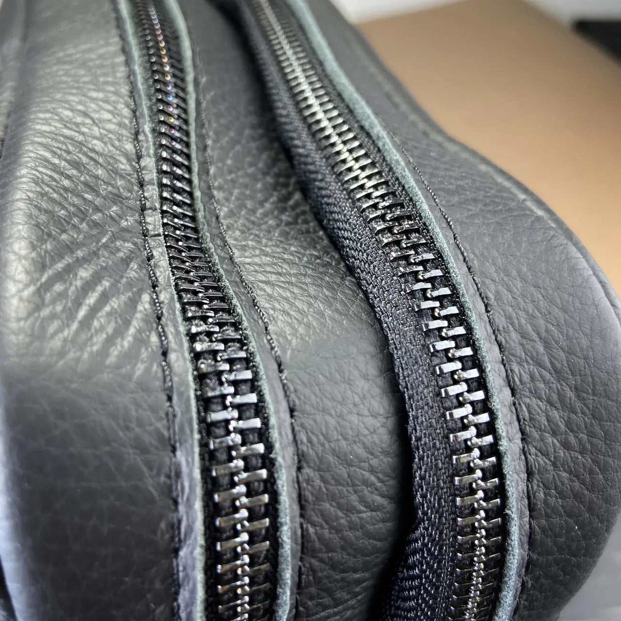 Men’s Genuine Flotar Leather Crossbody Bag – Black