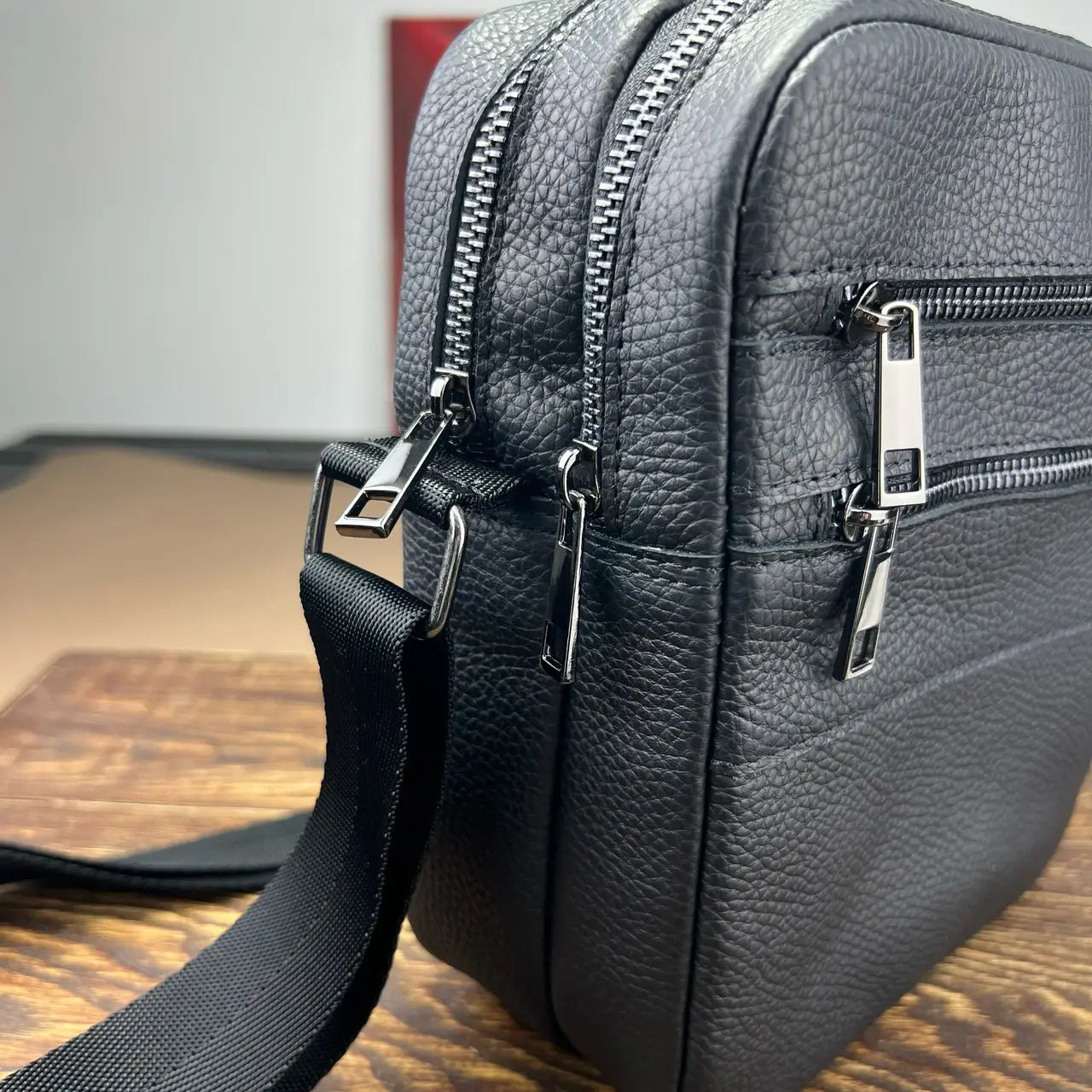 Men’s Genuine Flotar Leather Crossbody Bag – Black