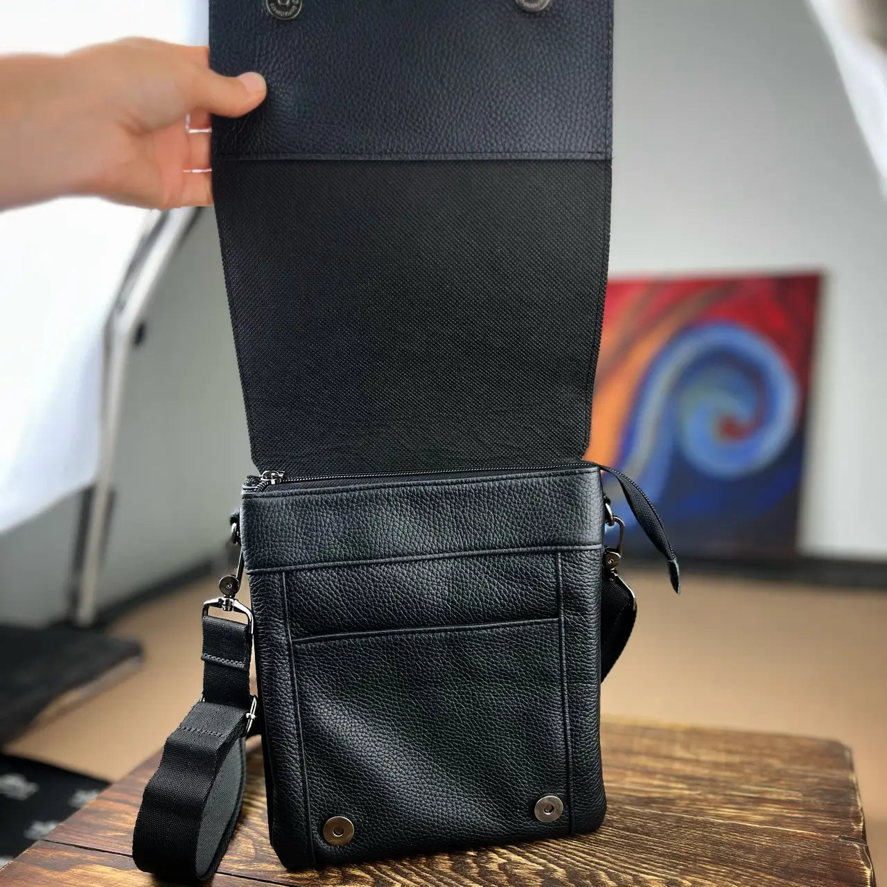 Men’s Black Flotar Leather Shoulder Bag – Multi-Compartment Messenger Bag