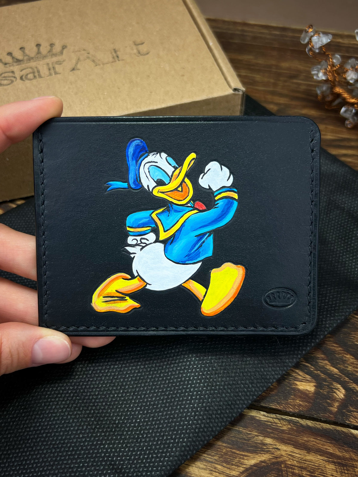 Hand-Painted Donald Duck Leather Cardholder – Slim Hand-Stitched Wallet