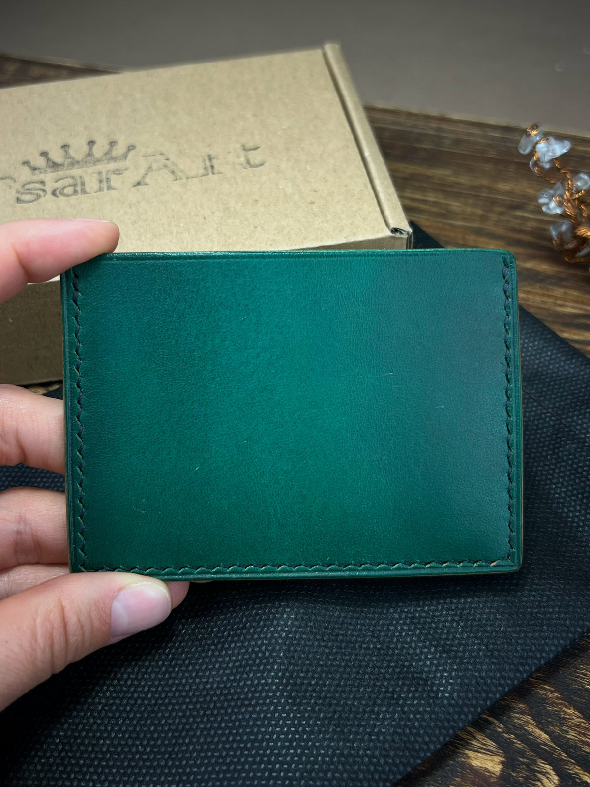 Hand-Dyed Green Leather Cardholder – Slim Hand-Stitched Wallet