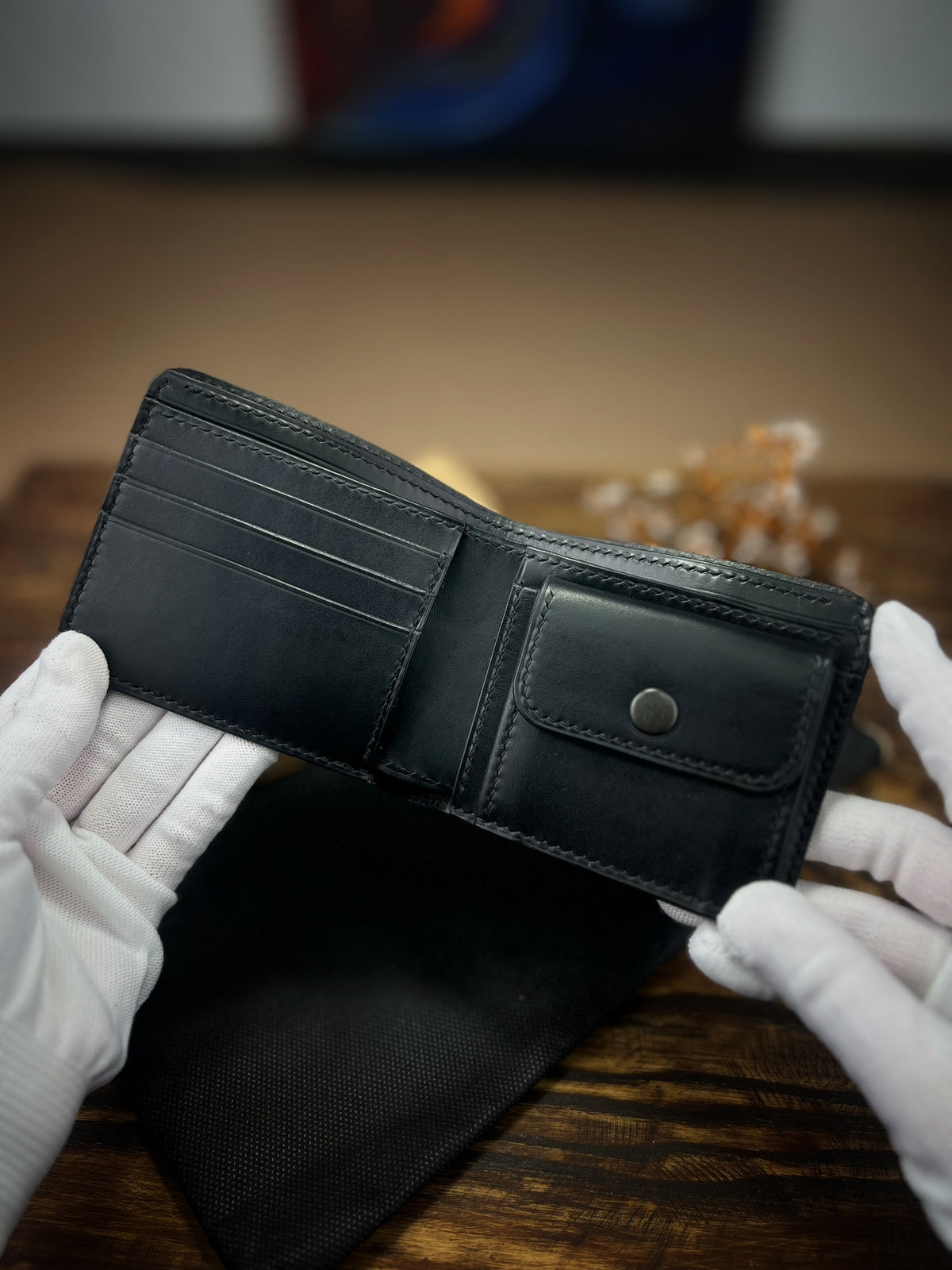1-of-1 Hand-Painted Scrooge McDuck Leather Wallet – Classic Men's Bifold