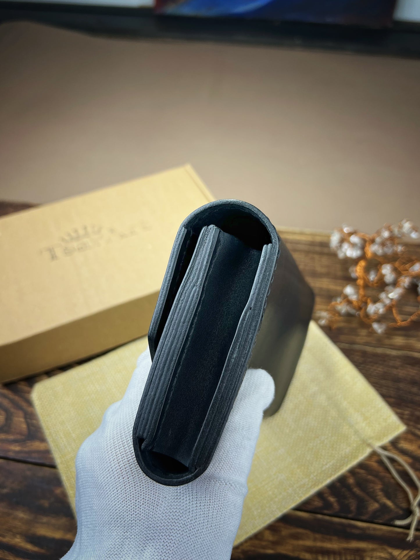 Handmade Leather Clutch Wallet with Magnetic Closure - Tsar Art